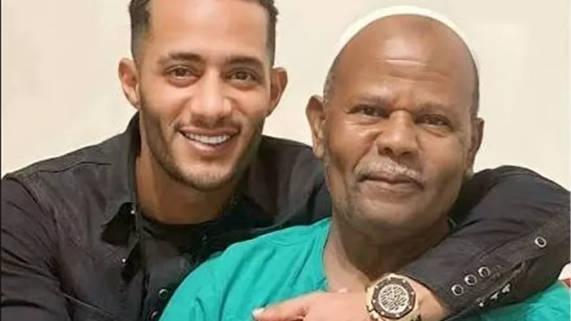 محمد رمضان يعلن وفاة والده فجر الجمعة.. والجنازة من مسجد مصطفى محمود