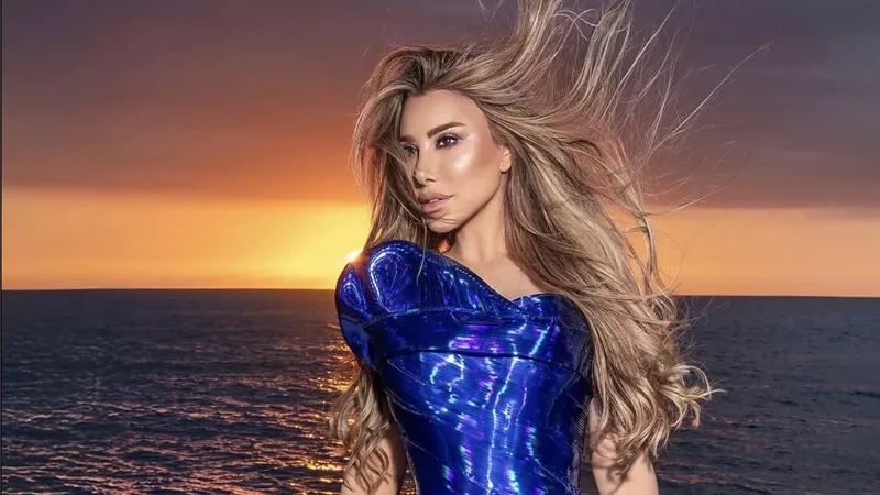 إطلالة ساحرة لنجوى كرم من تصميم نيكولا جبران تخطف الأنظار في أولى ليالي جولتها الغنائية بأستراليا
