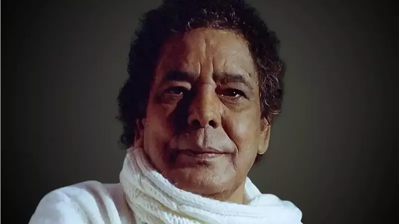 بعد غياب.. محمد منير يعود بأغنية «يسألوا عنك»