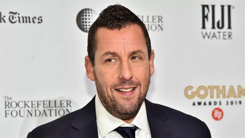  بعد تكريمات وعروض عالمية وترشيح للأوسكار .. بالم سبرنجز السينمائي يمنح آدم ساندلر جائزة الرئيس