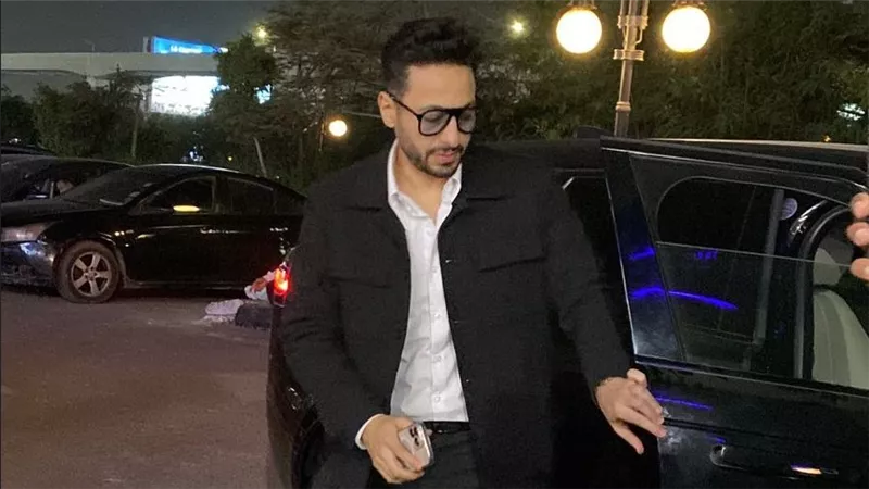 محمد هنيدي وحمادة هلال يشاركون فى عزاء السيناريست أحمد عبدالله
