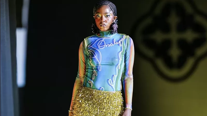 “تطريزات خرزية تُجسّد الفن والحركة في عرض أونالاجا ضمن Lagos Fashion Week 2025”