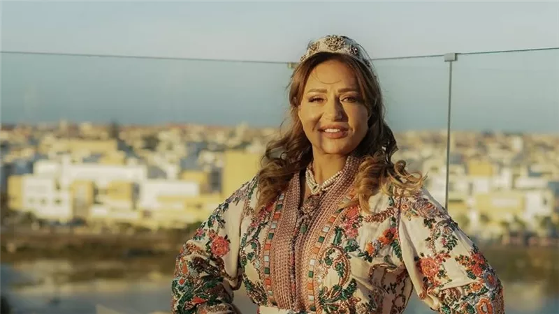ليلى علوي تتألق بالأناقة المغربية في ثاني ليالي مهرجان الرباط لسينما المؤلف