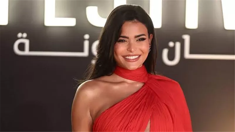 أول تعليق من أسماء جلال بعد شائعات ارتباطها بـ عمرو دياب