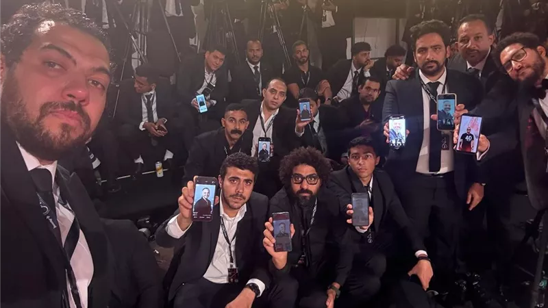 من افتتاح القاهرة السينمائي.. المصورون يرفعون صورة ماجد هلال: 