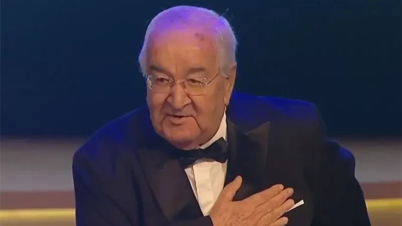 محمد عبد العزيز يكشف 