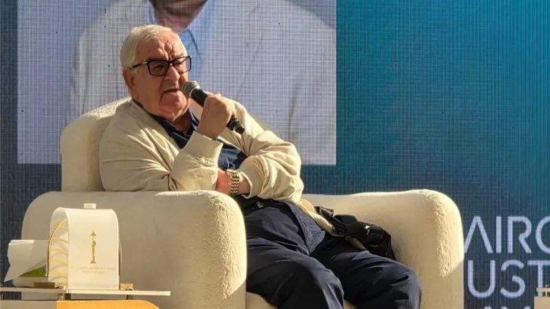 محمد عبد العزيز: الكوميديا فن اجتماعي.. والضحك نتيجة وليست هدفًا