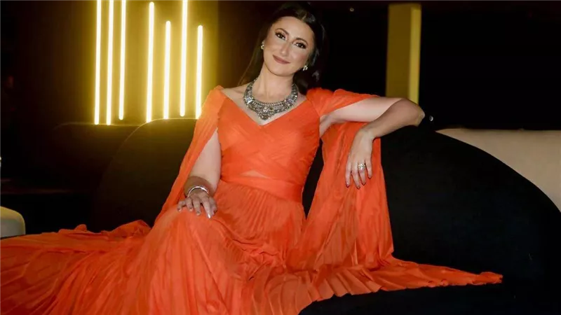 السوبرانو أميرة سليم تفتتح مهرجان صدى الأهرامات بأنشودة إيزيس الفرعونية