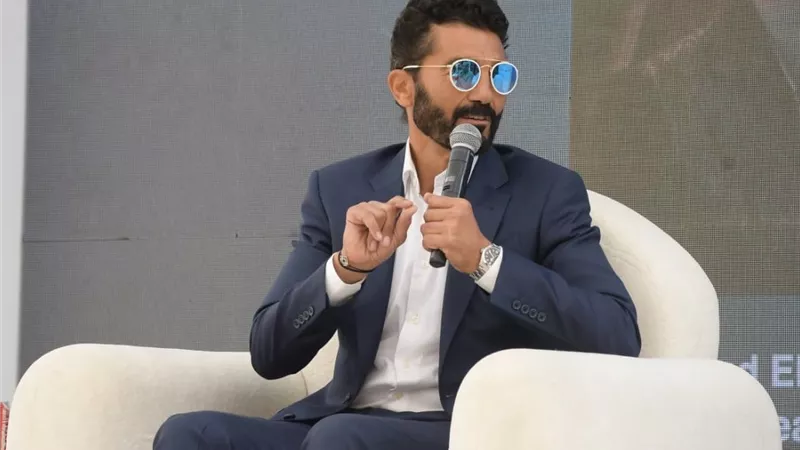 خالد النبوي: نور الشريف نصحني بالاستمرار.. وتعلمت من محمد عبد العزيز الالتزام