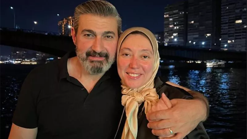 ياسر جلال يحتفل بعيد ميلاد زوجته بصور رومانسية 