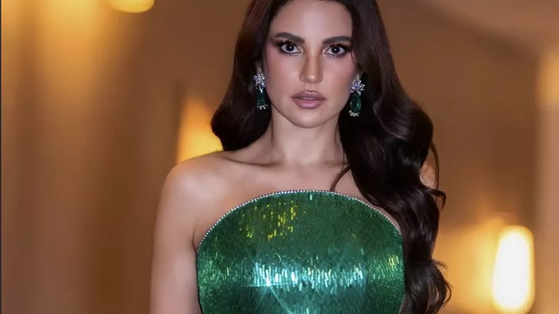 إطلالة ملكية… دُرّة تشعل مهرجان الدوحة بفستان مرصّع من Sophie Couture
