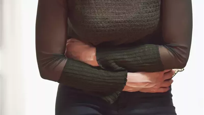انقطاع الطمث والإمساك.. ما هي العلاقة بينهما؟