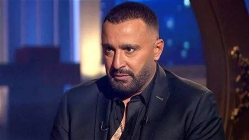 (خاص) أحمد السقا يدافع عن منى زكي في فيلم 