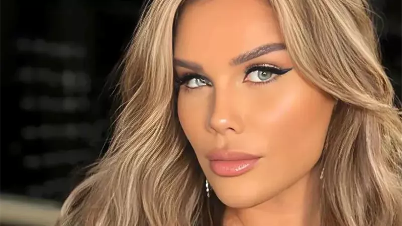 نيكول سابا تتألق خلال تكريمها بجائزة 