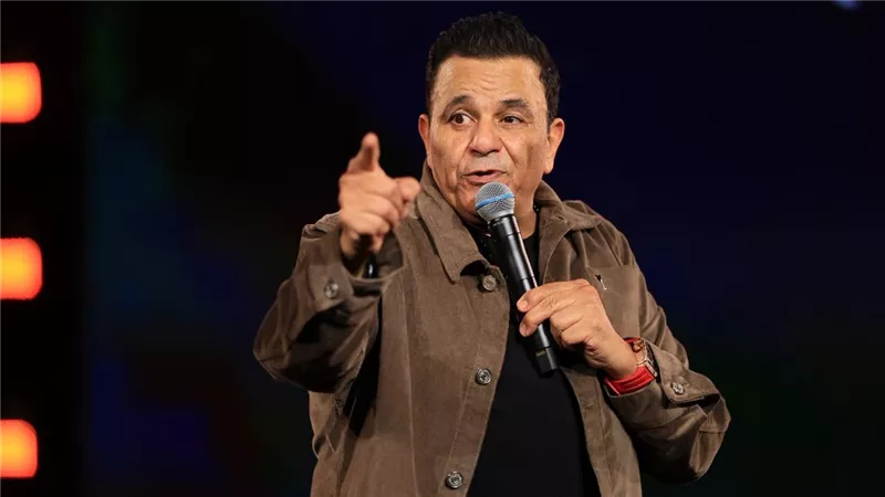محمد فؤاد يستعد لإحياء حفل رأس السنة بالتجمع الخامس.. وتعاون جديد مع وليد منصور