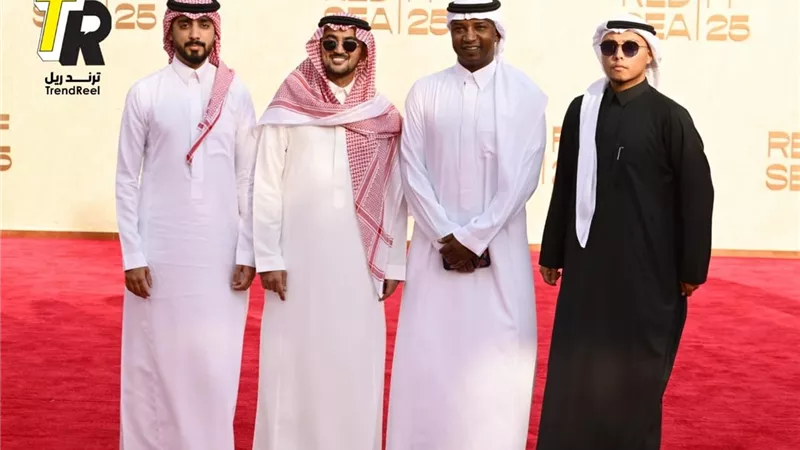 توافد نجوم الفن علي السجادة الحمراء لعرض فيلم 