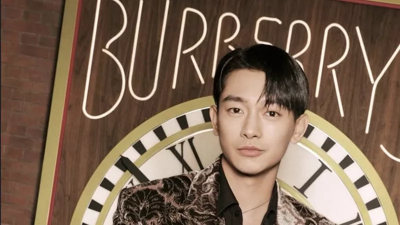 دار Burberry تحتفل بإطلاق حلبة تزلج مبتكرة في بكين بحضور أشهر نجوم الصين