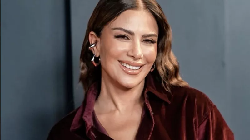 صبا مبارك تتألق ببدلة مخملية من Max Mara في ليلة Netflix… أناقة بطراز هوليوودي