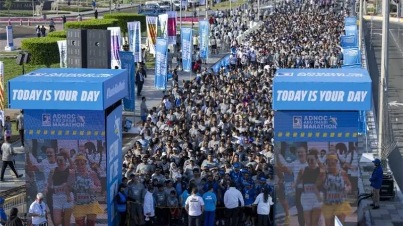 انطلاق ماراثون أبوظبي 2025 بمشاركة أكثر من 40 ألف عداء