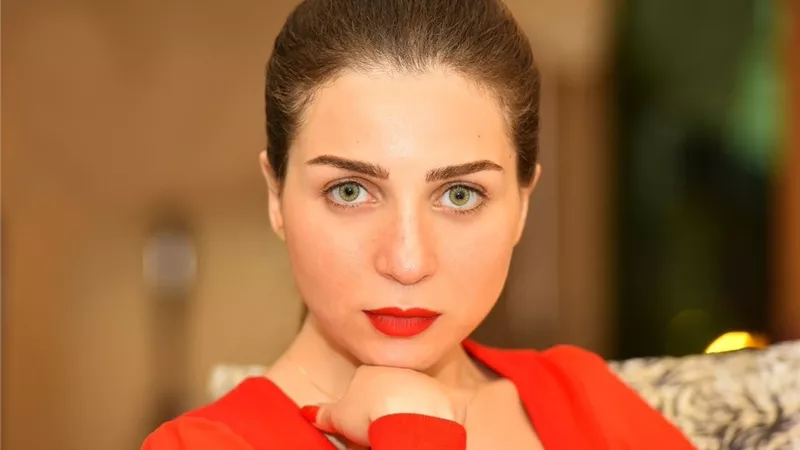 مي عز الدين تعلن تأجيل مسلسلها 