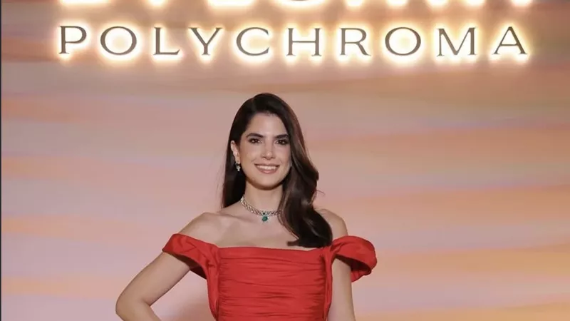 كارمن بصيبص تتألق بالأحمر القرمزي في أمسية Bulgari Polychroma