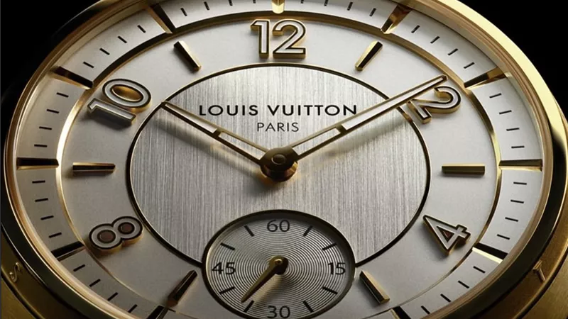 ساعة Tambour من Louis Vuitton… أناقة هادئة بتصميم يناسب الجميع