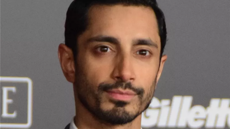 ريز أحمد يتصدر إعلان فيلم 