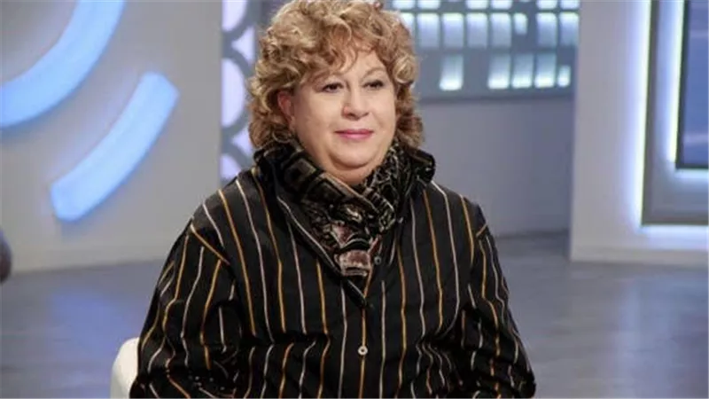 عزاء الفنانة سمية الألفي الإثنين بمسجد عمر مكرم