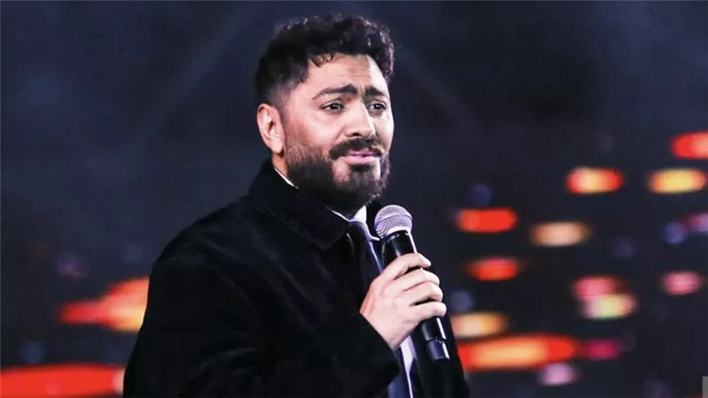 بحضور جماهيري كبير.. تامر حسني يتألق في حفل قصر عابدين