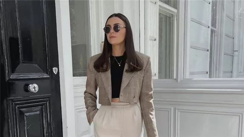جديدة تبهر عشاق الأناقة: Crop blazer خيار مبتكر يتفوق على الكلاسيكيات