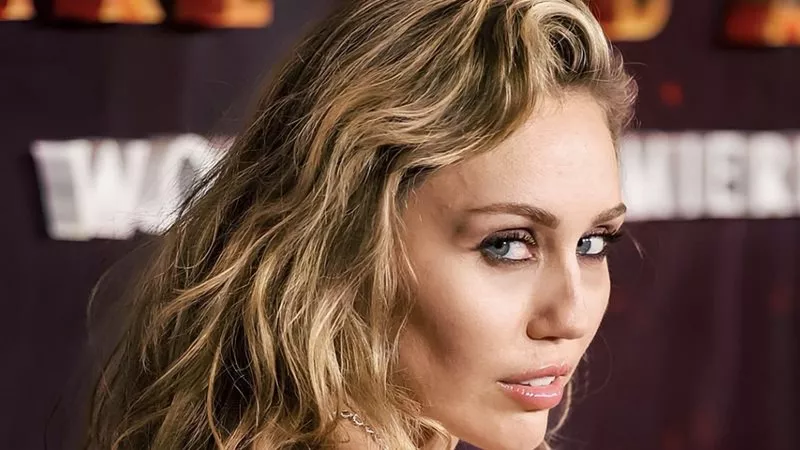 مايلي سايرس تعلن عن جولة غنائية لشخصية هانا مونتانا