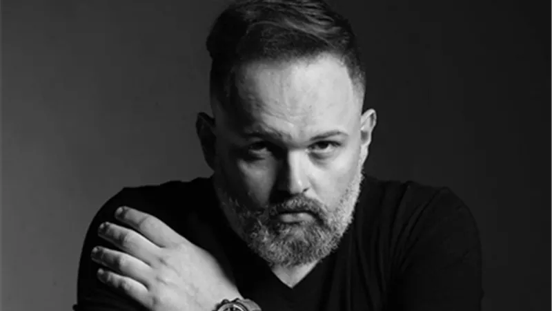محمد محمود عبدالعزيز لـ