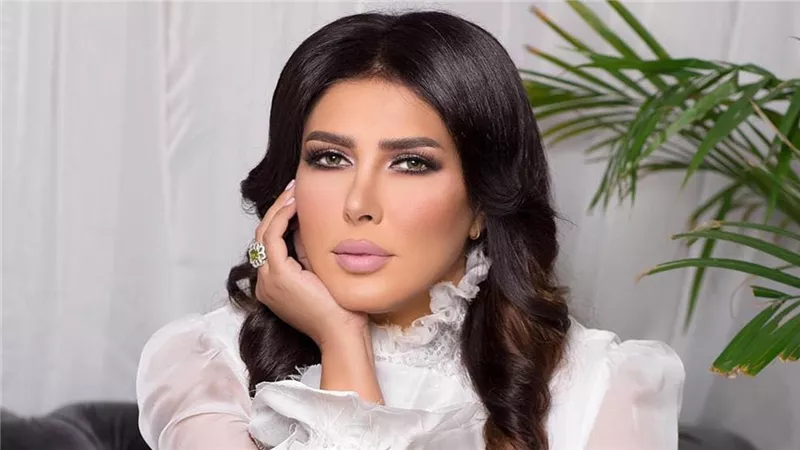 زهرة عرفات تروج لمسرحيتها 