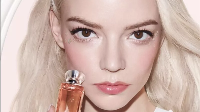 	ألوان نابضة وراحة فاخرة في أحدث ابتكارات Dior Beauty مع سفيرة الدار انيا تيلور-جوي
