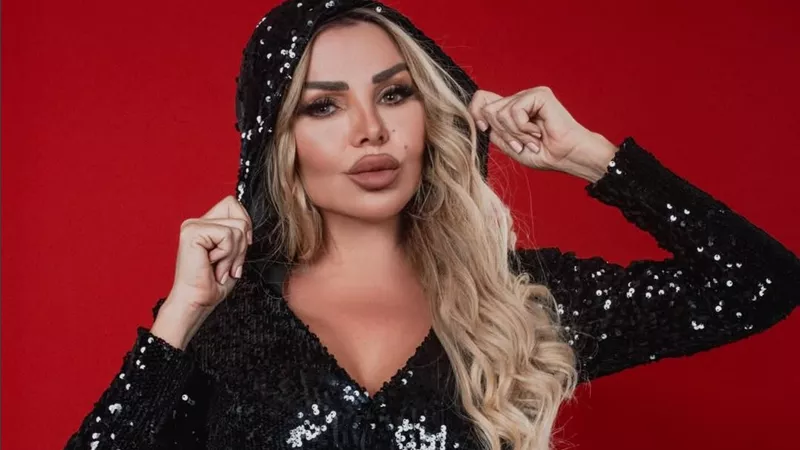 رزان مغربي بإطلالة لامعة بتوقيع Avora تلائم أجواء الكريسماس