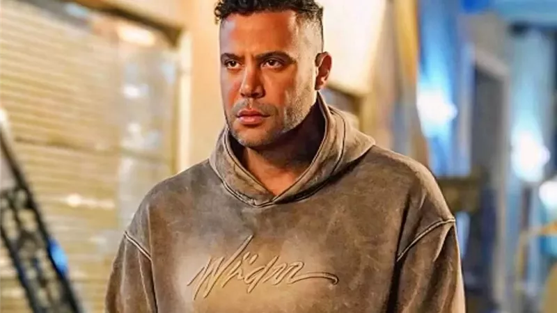 محمد إمام يكشف عن نجوم تتر 