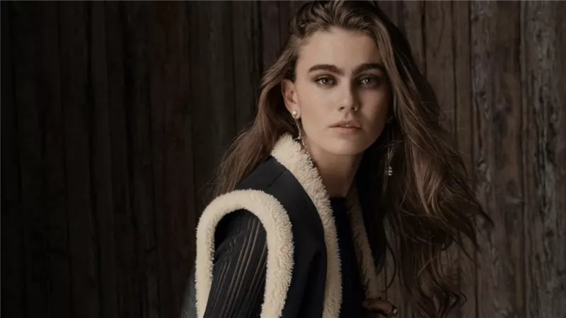Ralph Lauren يعيد تعريف أزياء السهرة بلمسة مريحة في مجموعة Holiday 2025
