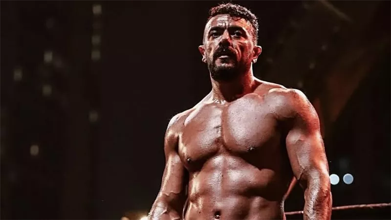 أحمد العوضي يواصل تحضيرات «علي كلاي» بعد الانتهاء من مشاهد الأكشن