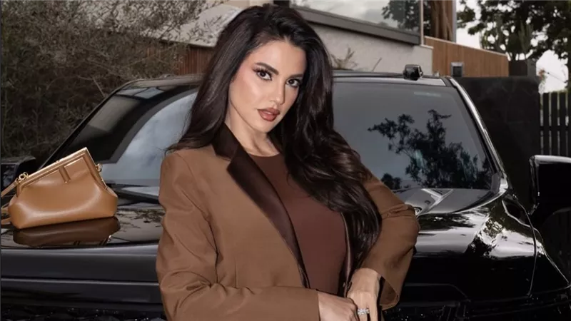 درة تخطف الأنظار بإطلالة رسمية انيقة بتوقيع fendi
