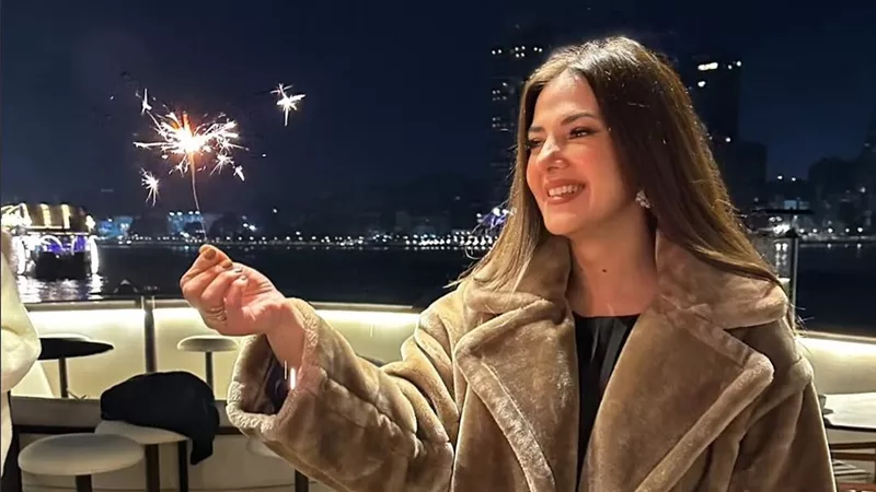 بعد مفاجأة عيد ميلادها.. دنيا سمير غانم توجه رسالة مؤثرة لزوجها وابنتها