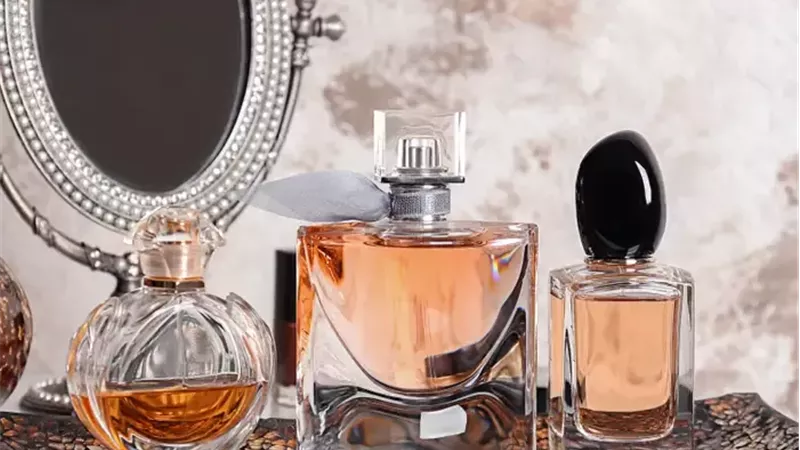 أفضل عطور دافئة يمكنكِ اعتمادها الآن.. تمنحك أقصى درجات الراحة 