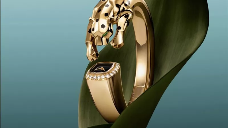 ساعة Panthère de Cartier… عندما يلتقي التصميم النحتي ببريق الألماس