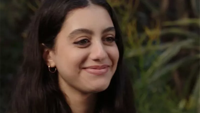 ياسمينا العبد تتعالج في الحلقه الاخيرة من مسلسل ميد ترم