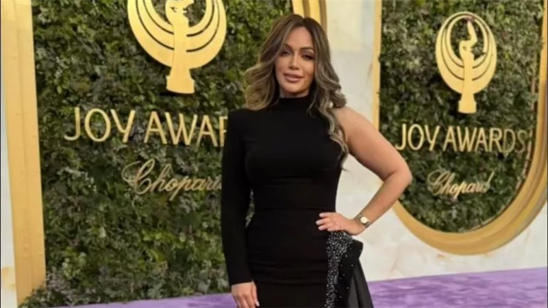 باسم يوسف و أشرف عبدالباقي و شيرين سليمان .. بدء توافد نجوم الفن على حفل Joy awards