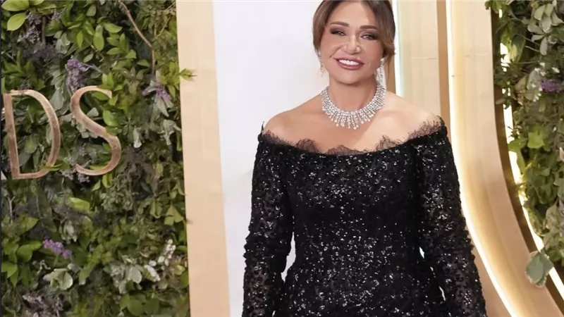 حين يتكلم الأسود: ليلى علوي عنوان الأناقة في Joy Awards