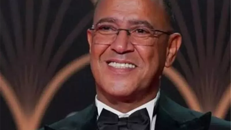 أول تعليق من النجم أشرف عبد الباقي عن مسرحية عائلة الشماشرجي : مبسوط جداً إني هاقف على المسرح تاني