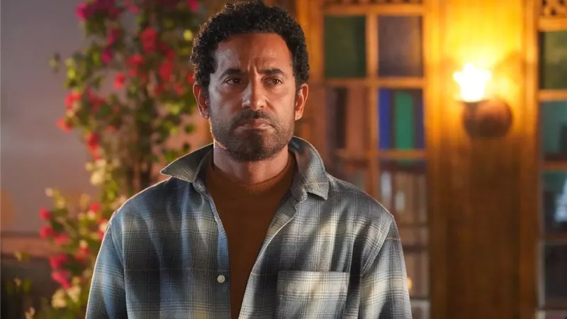 عمرو أديب: عمرو سعد الأعلى أجرًا في الدراما.. وأعماله تتصدر القيمة التسويقية عربيًا