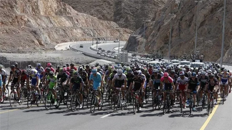 طواف عمان يحول الطرق إلى معرض حي للهوية الوطنية