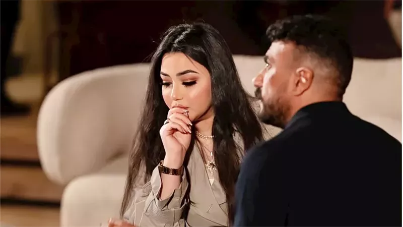 أحمد العوضي يطلب من رحمة محسن اعتزال الغناء للزواج منها في الحلقة الرابعة من مسلسل «علي كلاي»