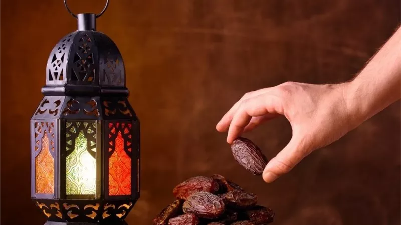 لماذا يُعد التمر الخيار الأفضل لكسر الصيام في رمضان؟